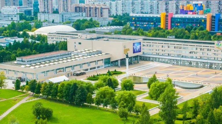 Khuôn viên Đại học Hữu nghị các dân tộc Nga RUDN