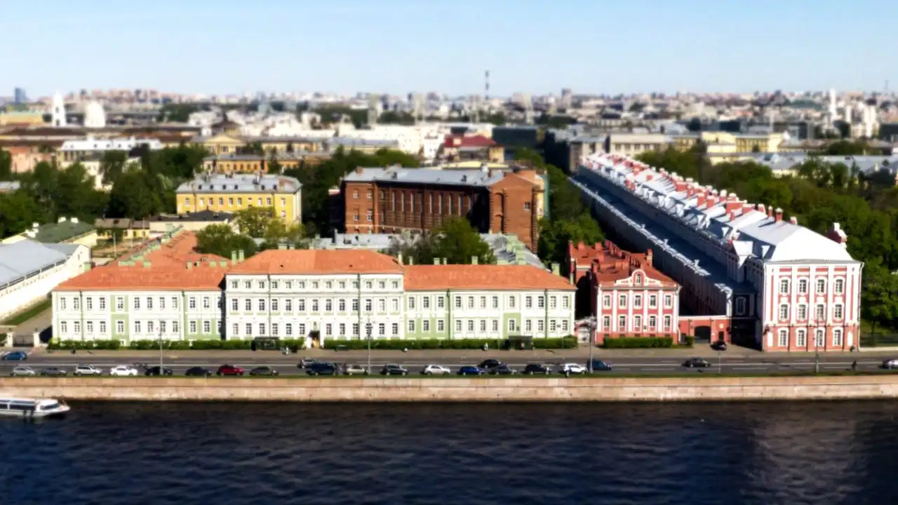 Khuôn viên chính của Đại học Quốc gia Saint Petersburg