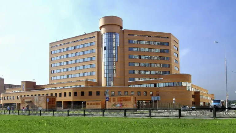 Tòa nhà chính Đại học Công nghệ Hóa học Nga mang tên Mendeleev