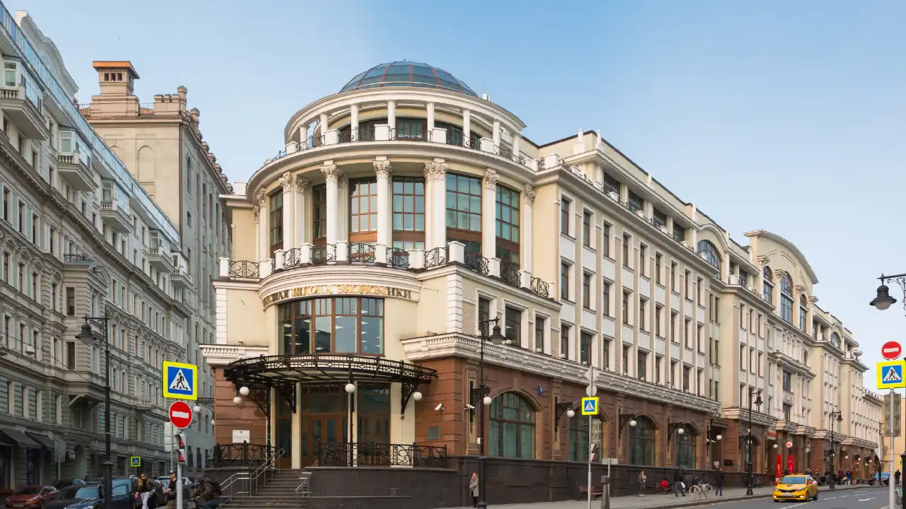 Tóa nhà chính của Đại học Kinh tế Cao cấp HSE tại Moskva