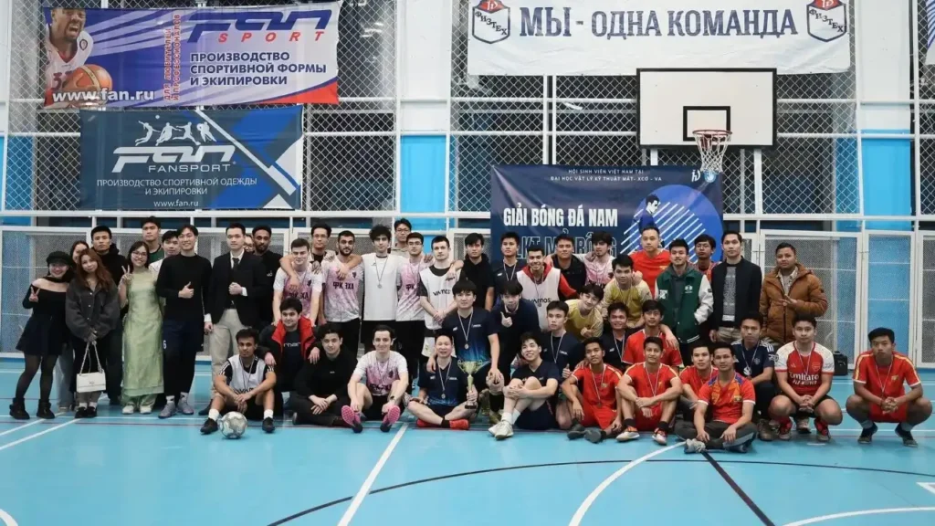 Giải bóng đá nam Vật lý kỹ thuật mở rộng 2025