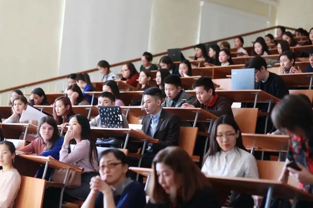 Giảng đường Đại học Liên bang Đông Bắc mang tên Ammosov