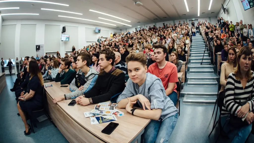 Giảng đường Đại học Quốc gia Novosibirsk