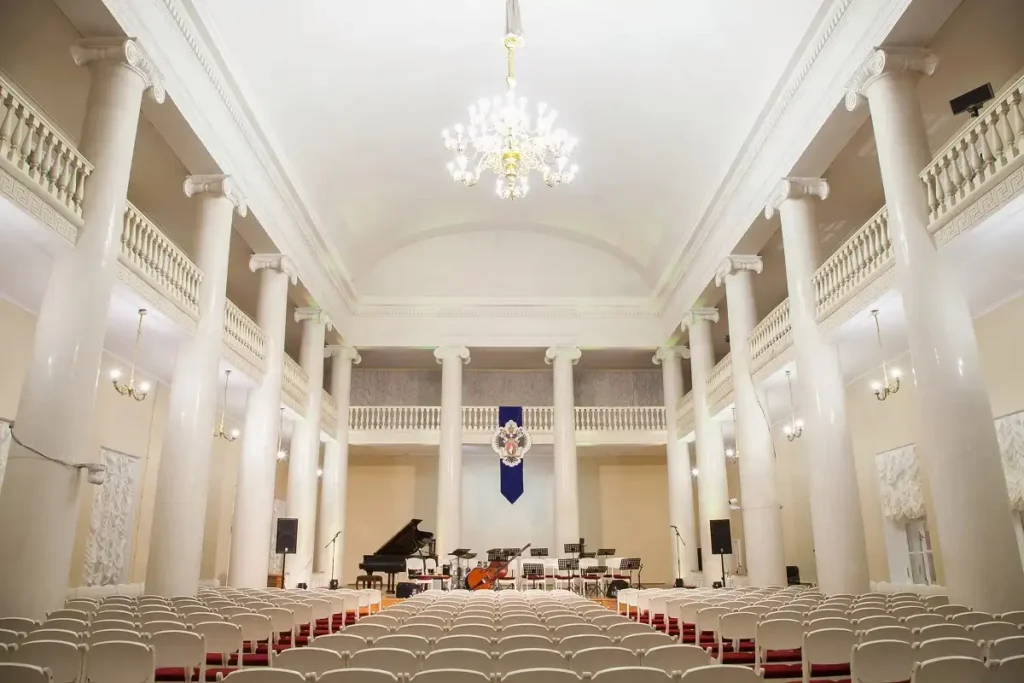 Khán phòng, nơi diện ra các sự kiện văn hóa nghệ thuật của Đại học Quốc gia Saint Petersburg