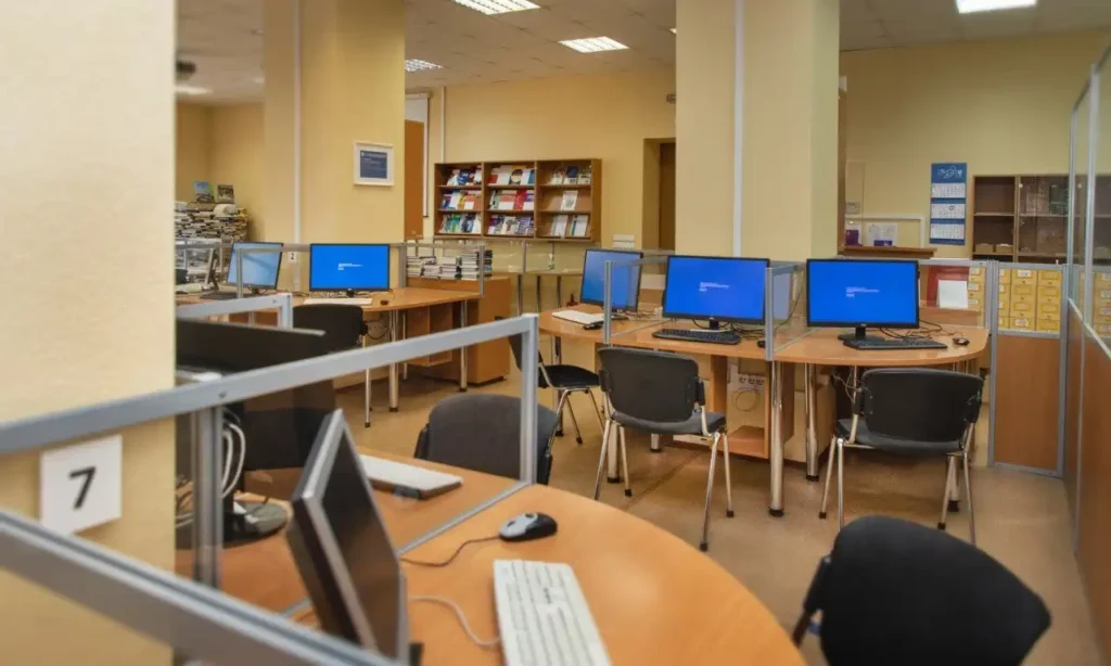 Phòng đọc trong Thư viện Đại học Nghiên cứu Quốc gia Nizhny Novgorod mang tên Lobachevsky