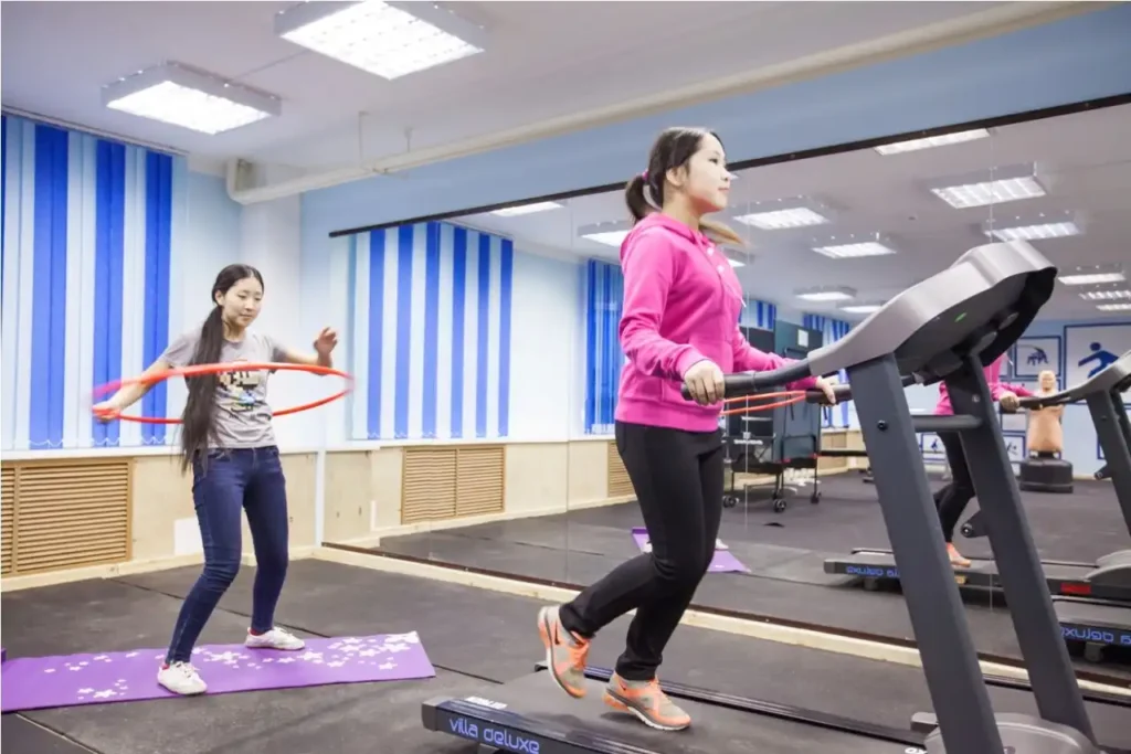 Phòng gym trong Ký túc xá Đại học Liên bang Đông Bắc mang tên Ammosov