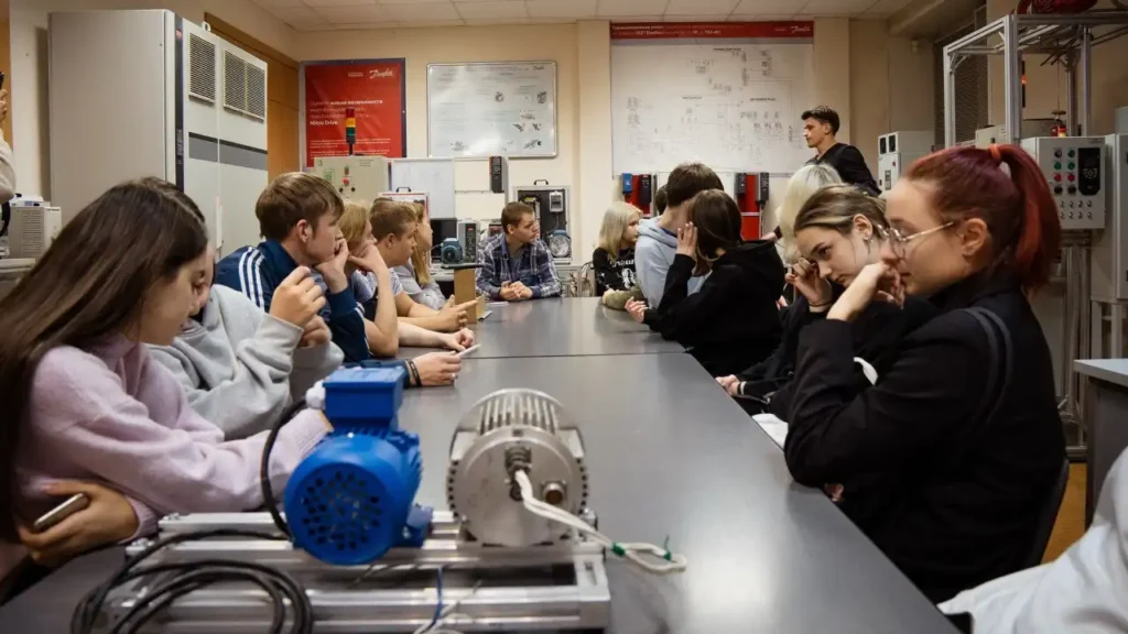 Phòng học Kỹ thuật Đại học Kỹ thuật Quốc gia Novosibirsk