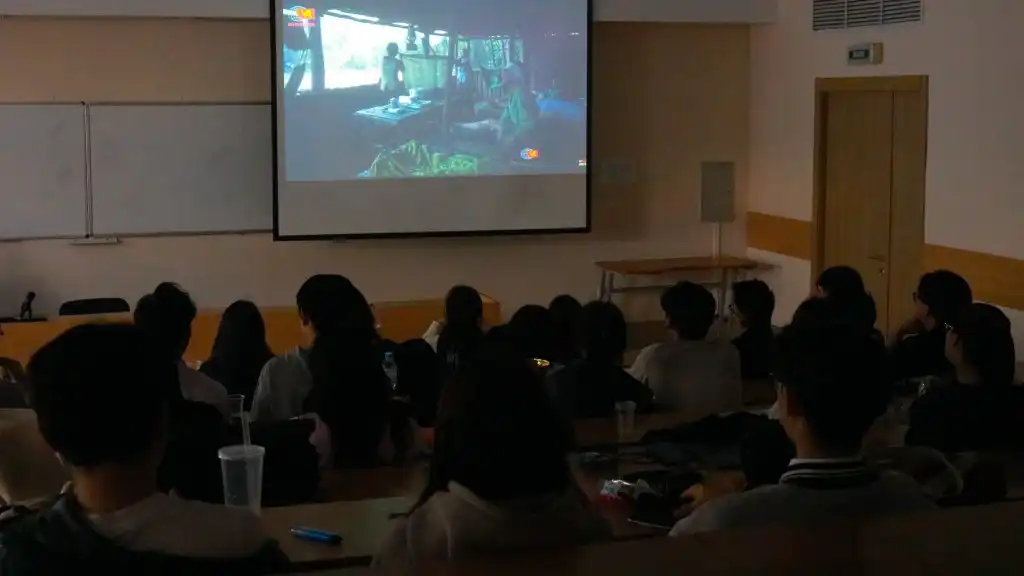 Sinh viên Đại học Kinh tế Plekhanov tổ chức chiếu phim “Đừng đốt” kỷ niệm 50 năm Giải phóng miền Nam, ngày 26/4/2025