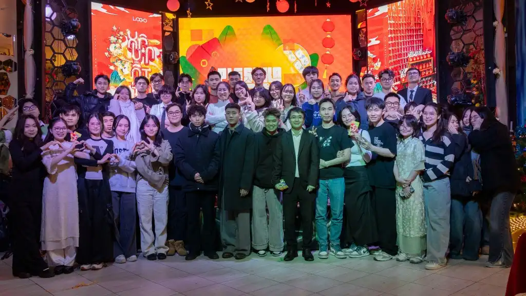 Sinh viên Đại học Kinh tế Plekhanov tổ chức Gala Tất niên chủ đề “Pleshka, Tết, cùng sẻ chia”, tháng 2/2025