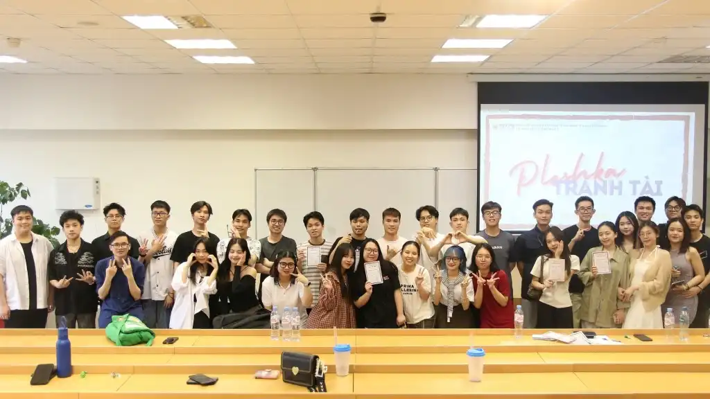 Sinh viên Đại học Kinh tế Plekhanov tổ chức cuộc thi “Pleshka Tranh tài”, ngày 10/6/2024