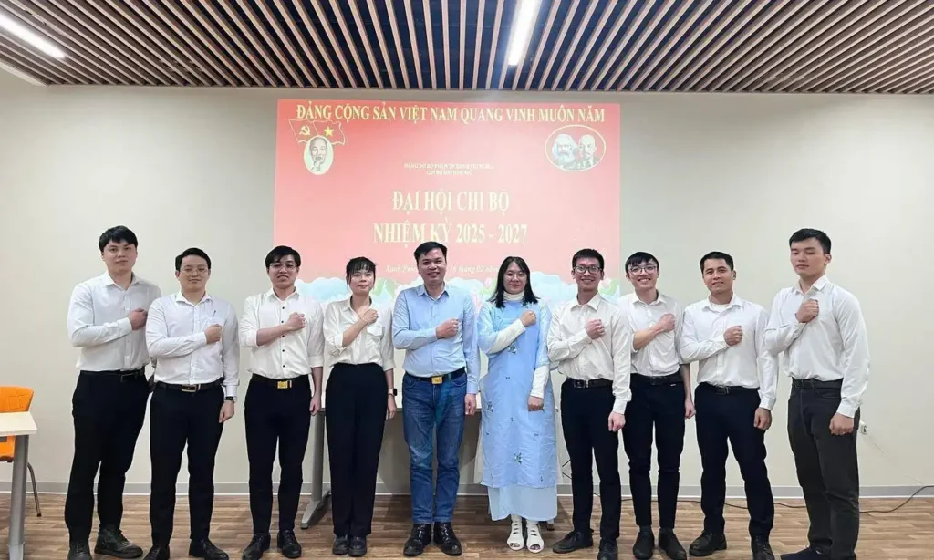 Sinh viên Đại học Mỏ Quốc gia Saint Petersburg tổ chức Đại hội Chi bộ nhiệm kỳ 2025-2027, ngày 16/2/2025