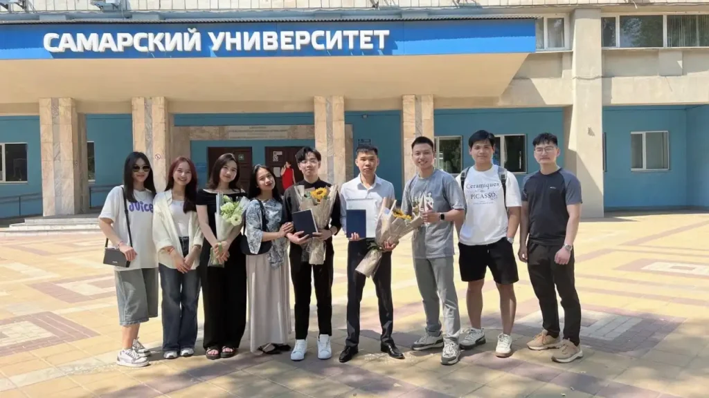 Thạc sĩ Lê Đình Vinh tốt nghiệp Đại học Nghiên cứu tổng hợp Quốc gia Samara, tháng 7/2025